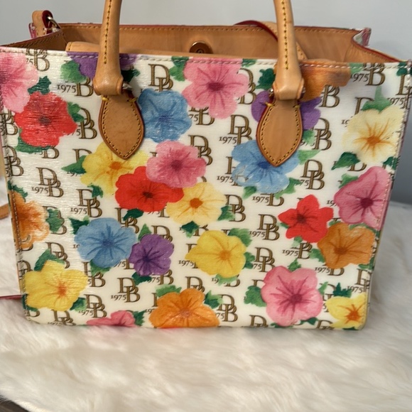 DOONEY & BOURKE JANINE LEATHER SATCHEL & MATCHING ACCESSORIES-FLORAL PRINT - Picture 4 of 17